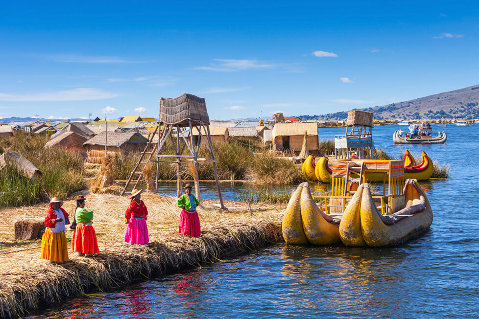 Schwimmende Insel der Uros auf dem Titicaca-See in Peru.