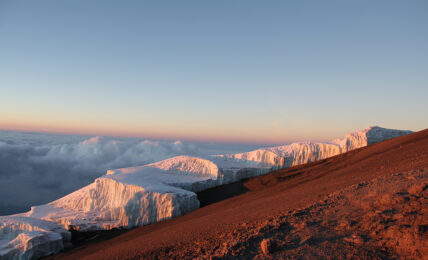 Der Autor geniesst auf dem Kilimanjaro den «schönsten Sonnenaufgang seines Lebens».