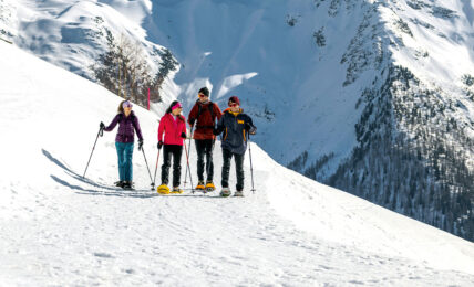 Die Natur geniessen beim Schneeschuhwandern im Lötschental