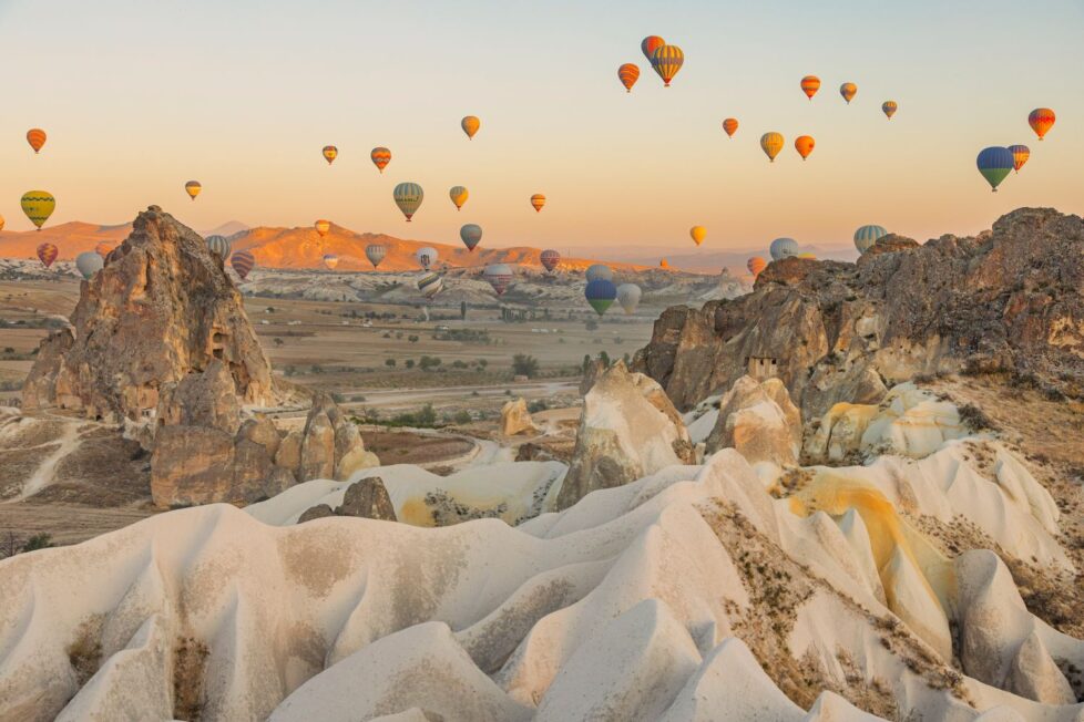 Nevsehir-Cappaddocia-Fairy-Chimneys-Heissluftballons
